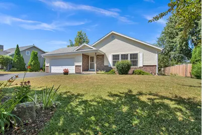 8820 W Travis Ln, Franklin, WI 53132 - Photo 4