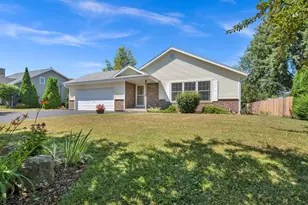 8820 W Travis Ln, Franklin, WI 53132 - Photo 4