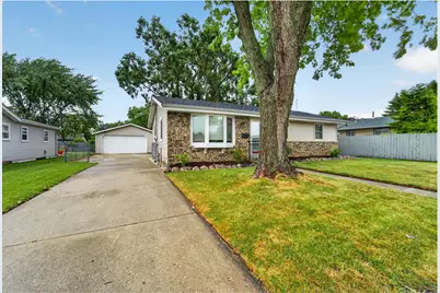 2710  Concord Dr, Racine, WI 53403 - Photo 2
