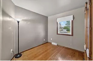 2710 Concord Dr, Racine, WI 53403 - Photo 10