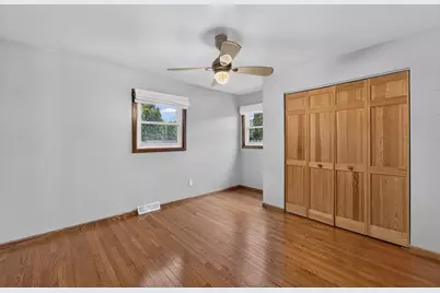 2710  Concord Dr, Racine, WI 53403 - Photo 8