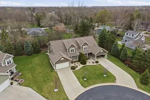 4075 Wyndham Pointe Cir, Brookfield, WI 53005 - Photo 4