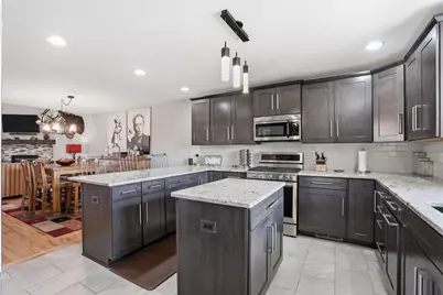 4075  Wyndham Pointe Cir #6, Brookfield, WI 53005 - Photo 6