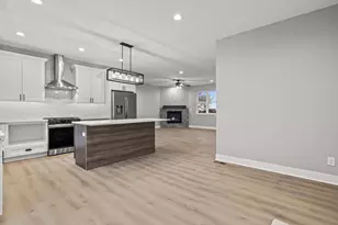 12212 Sheridan Rd, Pleasant Prairie, WI 53158 - Photo 14