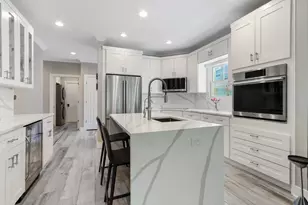 401 Abbey Ridge Ct, Fontana, WI 53125 - Photo 14