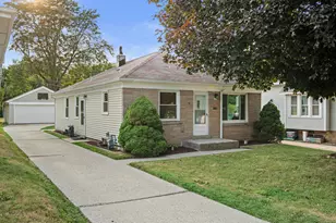 1735 S 92nd St, West Allis, WI 53214 - Photo 2