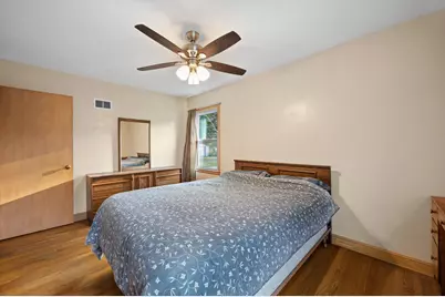 1735 S 92nd St, West Allis, WI 53214 - Photo 14