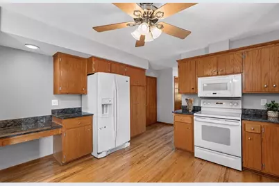 4112  Mueller Dr, Hartford, WI 53027 - Photo 8