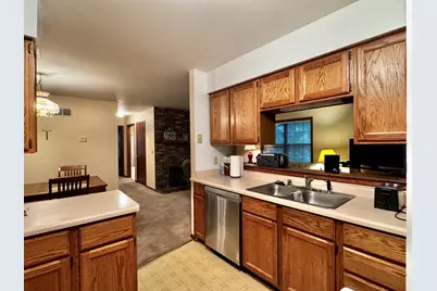 385  Lexington Ct #A, Pewaukee, WI 53072 - Photo 6