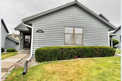 385  Lexington Ct #A, Pewaukee, WI 53072 - Photo 2