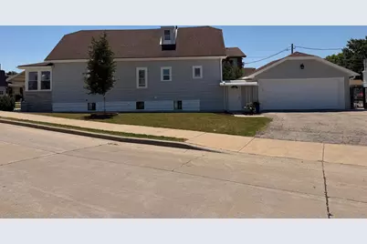 2101 S 60th St, West Allis, WI 53219 - Photo 2