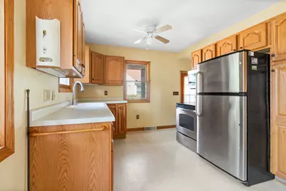 1704  Milwaukee Ave, South Milwaukee, WI 53172 - Photo 8