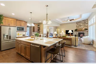 6219 S Delora Ct, New Berlin, WI 53151 - Photo 8