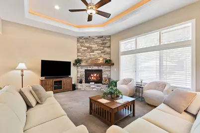 6219 S Delora Ct, New Berlin, WI 53151 - Photo 6