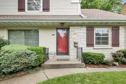 7212  Aetna Ct, Wauwatosa, WI 53213 - Photo 2