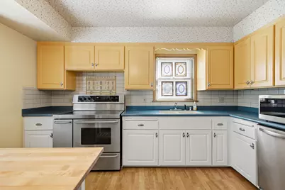 7212  Aetna Ct, Wauwatosa, WI 53213 - Photo 16