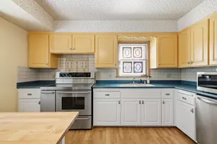 7212 Aetna Ct, Wauwatosa, WI 53213 - Photo 16
