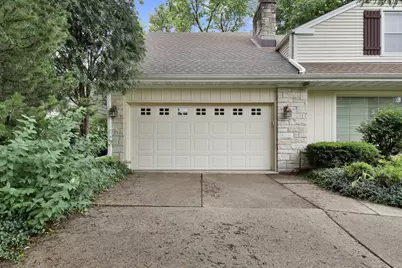 7212  Aetna Ct, Wauwatosa, WI 53213 - Photo 4