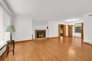 7212 Aetna Ct, Wauwatosa, WI 53213 - Photo 8