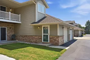 702 Shepherds Dr, West Bend, WI 53090 - Photo 2