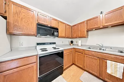 702  Shepherds Dr #8, West Bend, WI 53090 - Photo 12