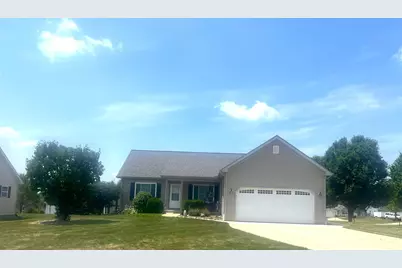 604 S Woodpine Dr, Elkhorn, WI 53121 - Photo 2