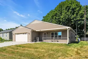 302 Graham St, Racine, WI 53405 - Photo 4