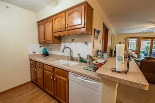 530 N Silverbrook Dr, West Bend, WI 53090 - Photo 8