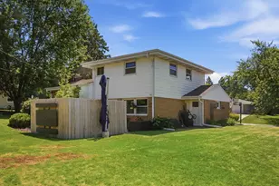 6712 Manchester Dr, Greendale, WI 53129 - Photo 2