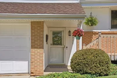 6712  Manchester Dr, Greendale, WI 53129 - Photo 6