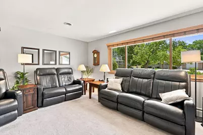 6712  Manchester Dr, Greendale, WI 53129 - Photo 8
