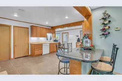 W5602  Lost Arrow Rd, Byron, WI 54937 - Photo 6