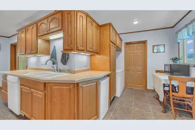 W5602  Lost Arrow Rd, Byron, WI 54937 - Photo 8