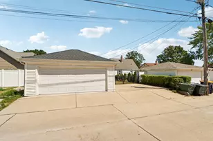 2361 S 65th St, West Allis, WI 53219 - Photo 20