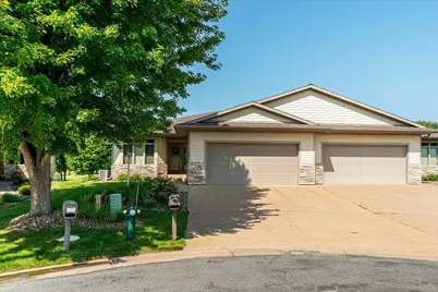 1251  Bentgrass Ct, Onalaska, WI 54650 - Photo 2