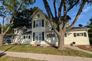 248 W Chestnut St, Burlington, WI 53105 - Photo 1