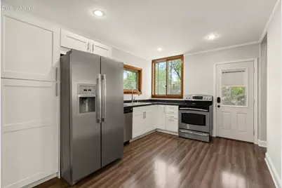 2367 S 66th St, West Allis, WI 53219 - Photo 8
