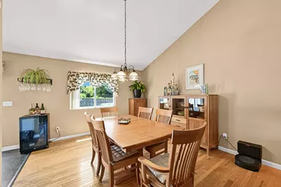 415  Sunny Hill Dr, Elkhorn, WI 53121 - Photo 6