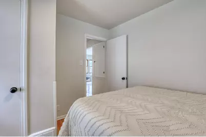6633  Hillside Ln, Wauwatosa, WI 53213 - Photo 10
