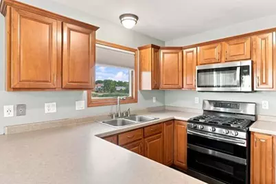 9334  Millstone Dr, Racine, WI 53406 - Photo 10