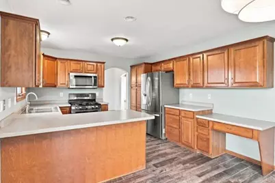 9334  Millstone Dr, Racine, WI 53406 - Photo 10