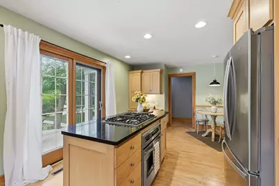 2000  Forest St, Wauwatosa, WI 53213 - Photo 20