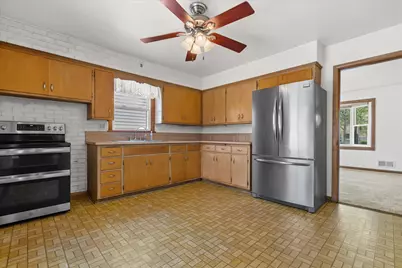 6426 W Wilbur Ave, Milwaukee, WI 53220 - Photo 6