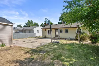 6426 W Wilbur Ave, Milwaukee, WI 53220 - Photo 24