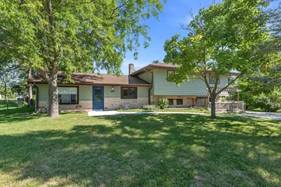 2320 E Sandy Acre Rd, West Bend, WI 53090 - Photo 22