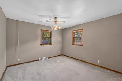2320 E Sandy Acre Rd, West Bend, WI 53090 - Photo 18