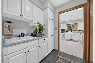 4418  Hunters Glen Dr, Sheboygan, WI 53083 - Photo 8