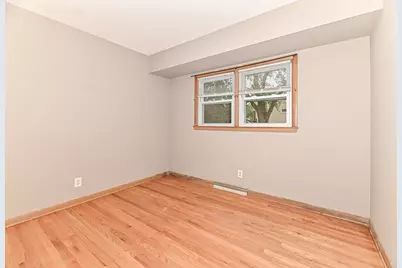 3746 S 92nd St, Milwaukee, WI 53228 - Photo 14