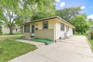 3746 S 92nd St, Milwaukee, WI 53228 - Photo 24