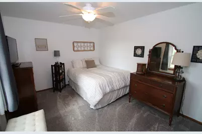 1400 S Ridgeway Rd, New Berlin, WI 53146 - Photo 18